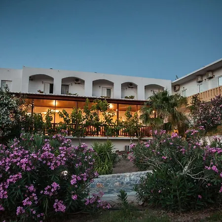 Ammoudi Aparthotel